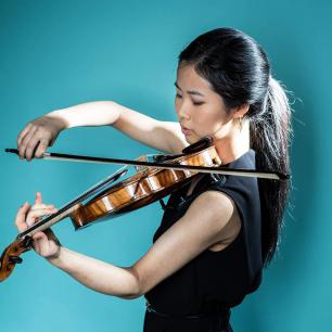 Risa Hokamura, violin photo